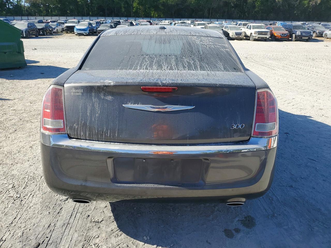 2014 CHRYSLER 300 photo 11