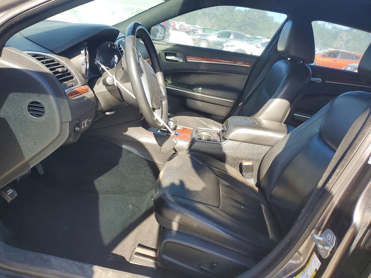 2014 CHRYSLER 300 photo 13