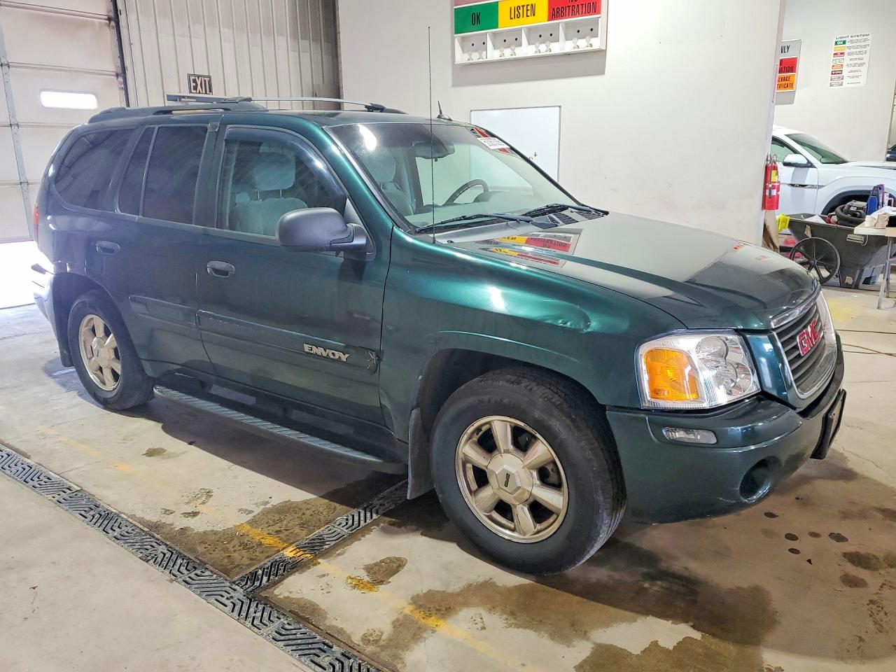 2005 GMC ENVOY photo 7