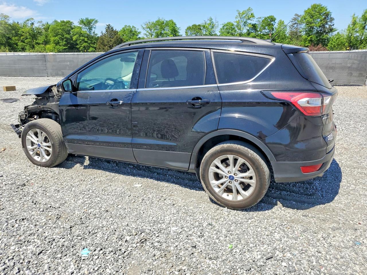 2017 FORD ESCAPE SE photo 4