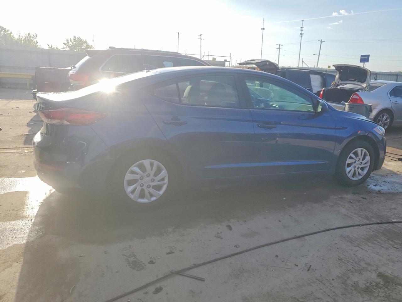 2018 HYUNDAI ELANTRA SE photo 3