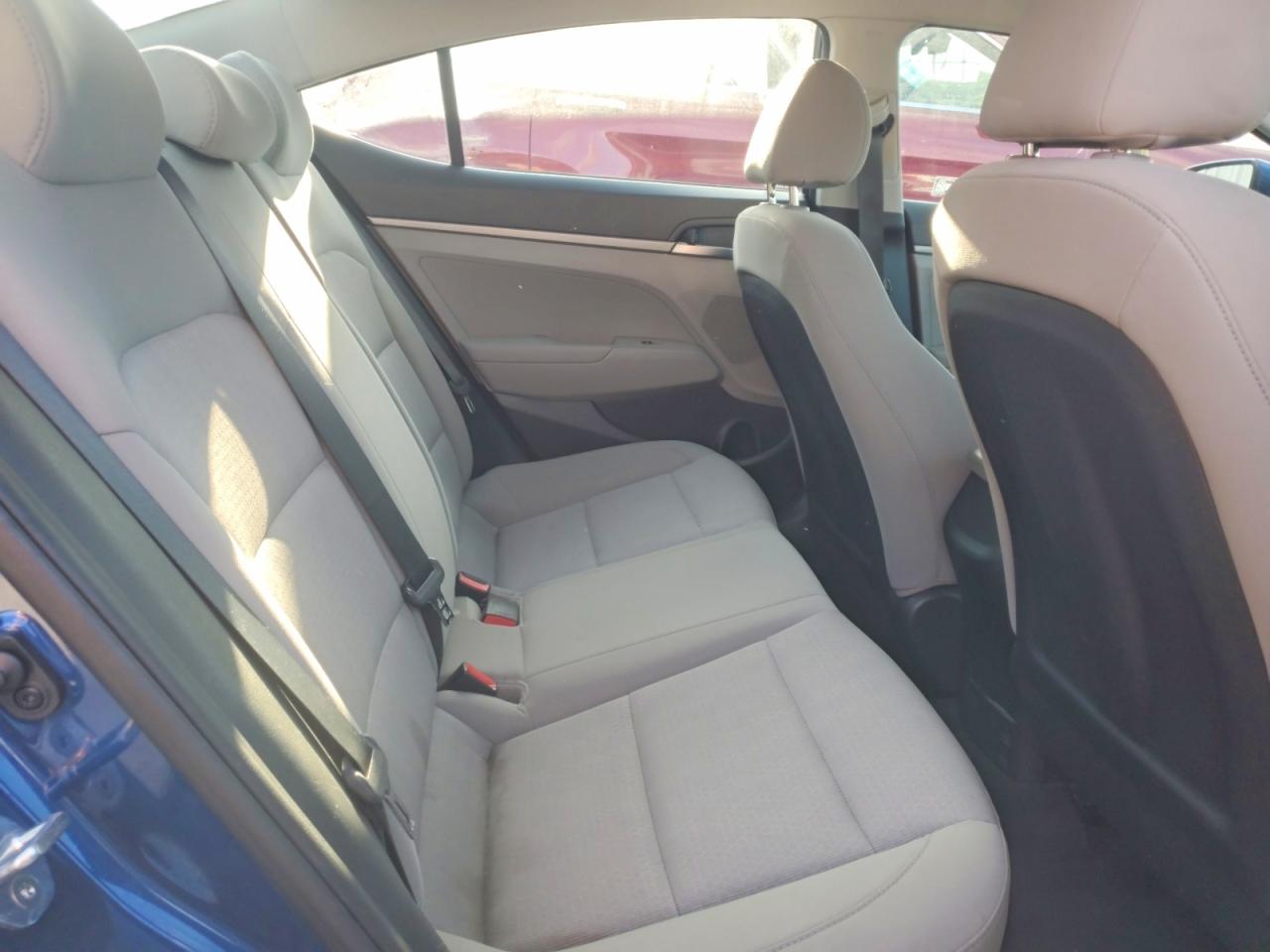 2018 HYUNDAI ELANTRA SE photo 10