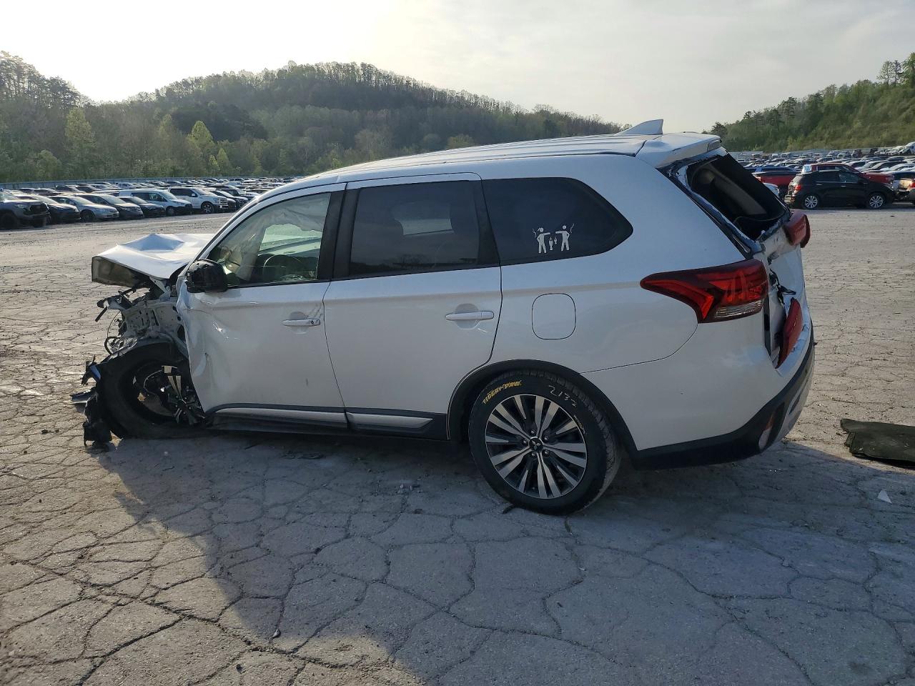 2019 MITSUBISHI OUTLANDER SE photo 3