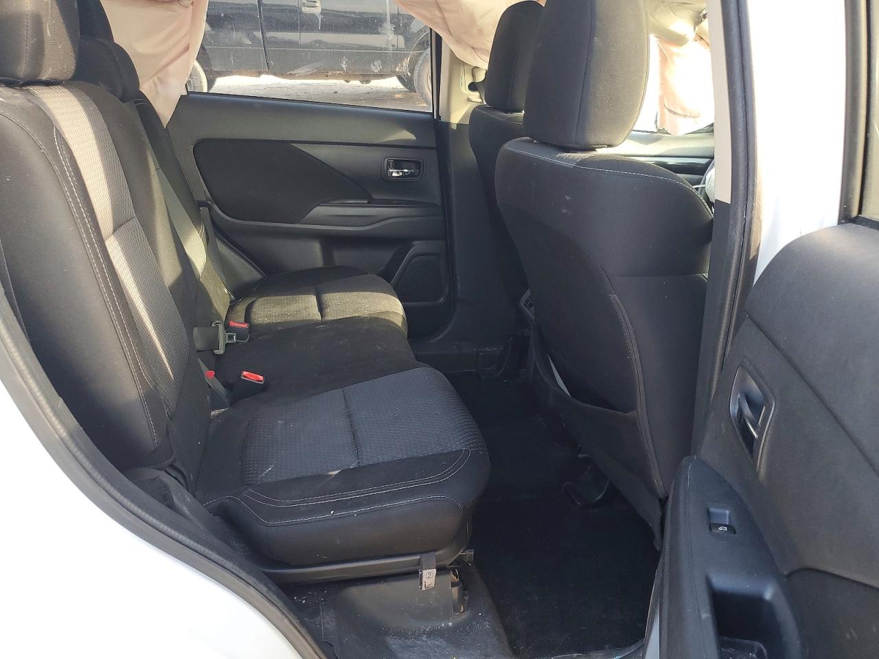 2019 MITSUBISHI OUTLANDER SE photo 21
