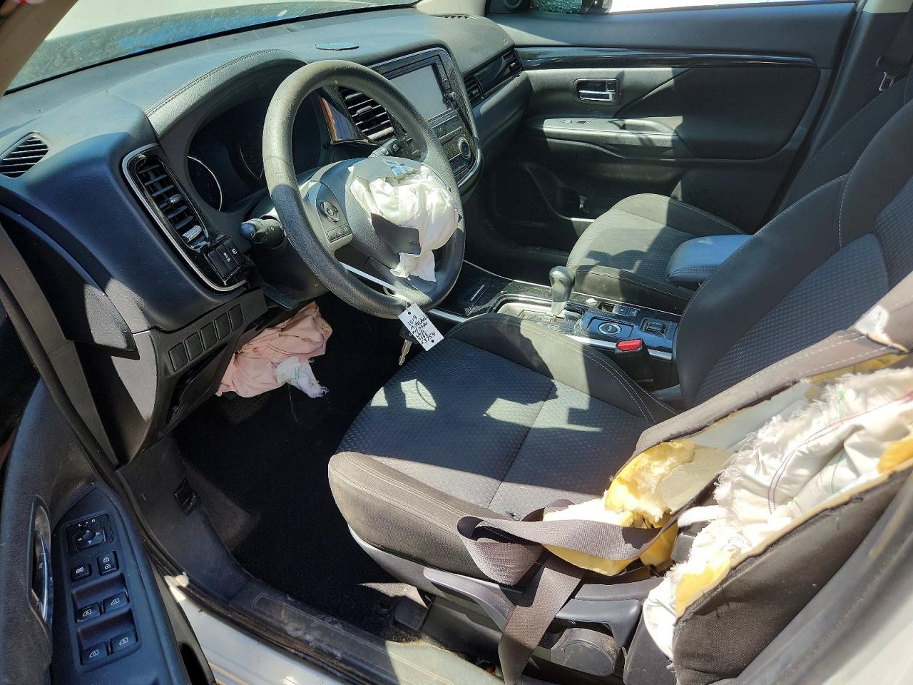 2019 MITSUBISHI OUTLANDER SE photo 13