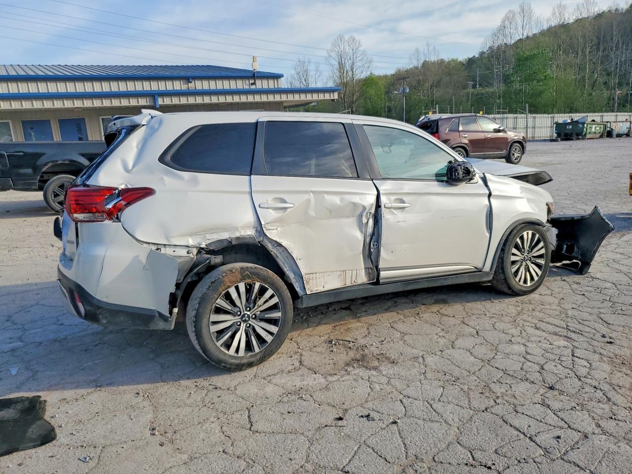 2019 MITSUBISHI OUTLANDER SE photo 5