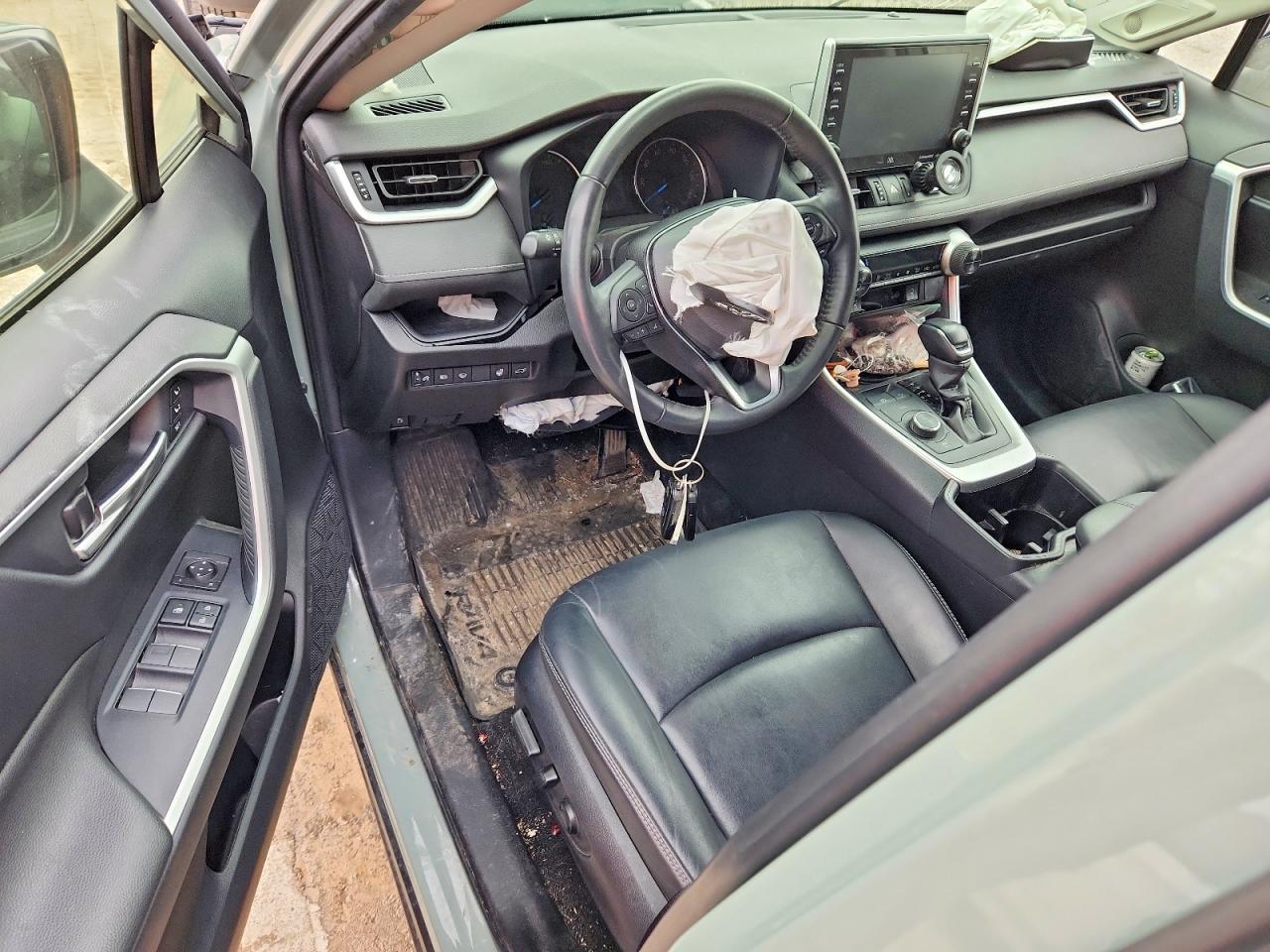 2022 TOYOTA RAV4 XLE PREMIUM photo 15