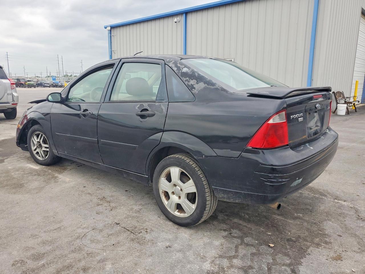 2006 FORD FOCUS ZX4 photo 3