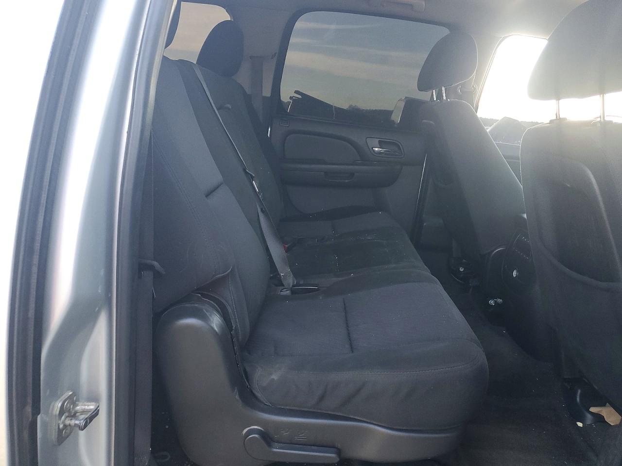 2013 CHEVROLET SUBURBAN C1500 LS photo 21