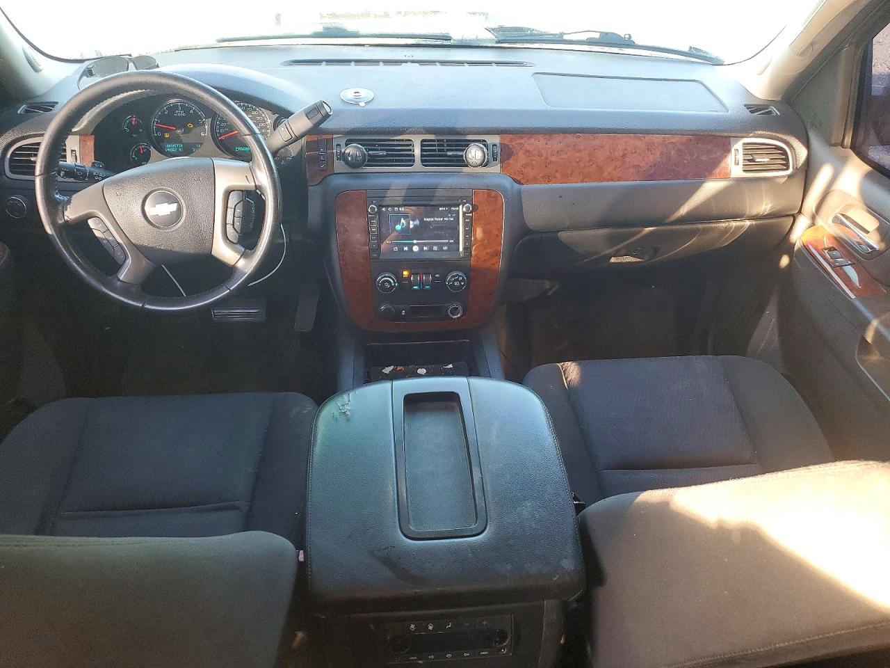 2013 CHEVROLET SUBURBAN C1500 LS photo 15