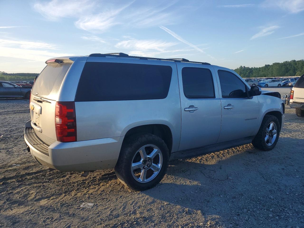 2013 CHEVROLET SUBURBAN C1500 LS photo 5