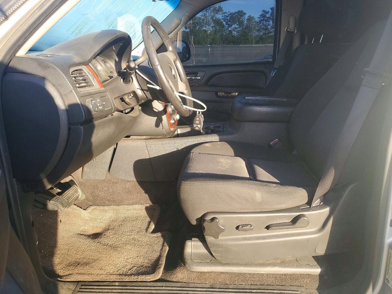 2013 CHEVROLET SUBURBAN C1500 LS photo 13