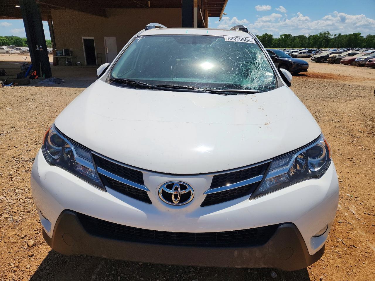 2014 TOYOTA RAV4 XLE photo 5