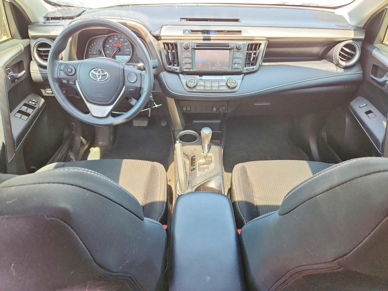 2014 TOYOTA RAV4 XLE photo 8