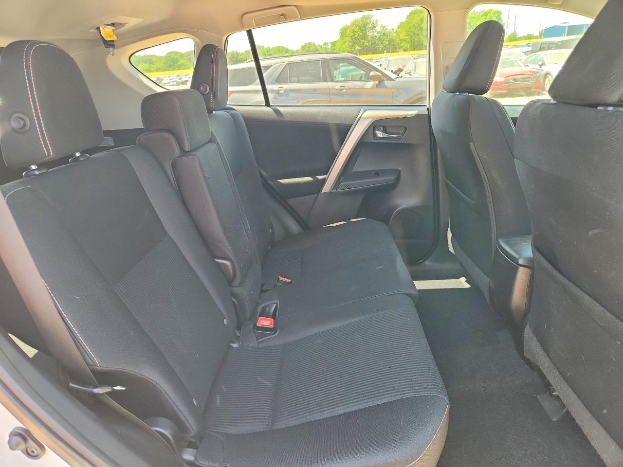 2014 TOYOTA RAV4 XLE photo 11