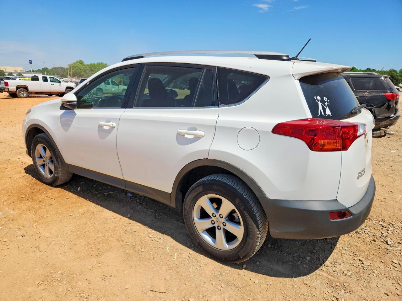 2014 TOYOTA RAV4 XLE photo 2