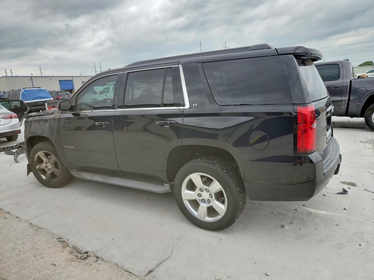 2015 CHEVROLET TAHOE C1500 LT photo 2