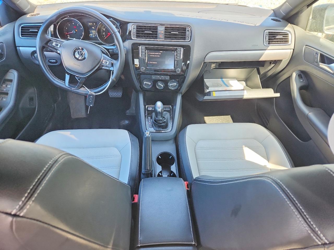 2016 VOLKSWAGEN JETTA SPORT photo 15