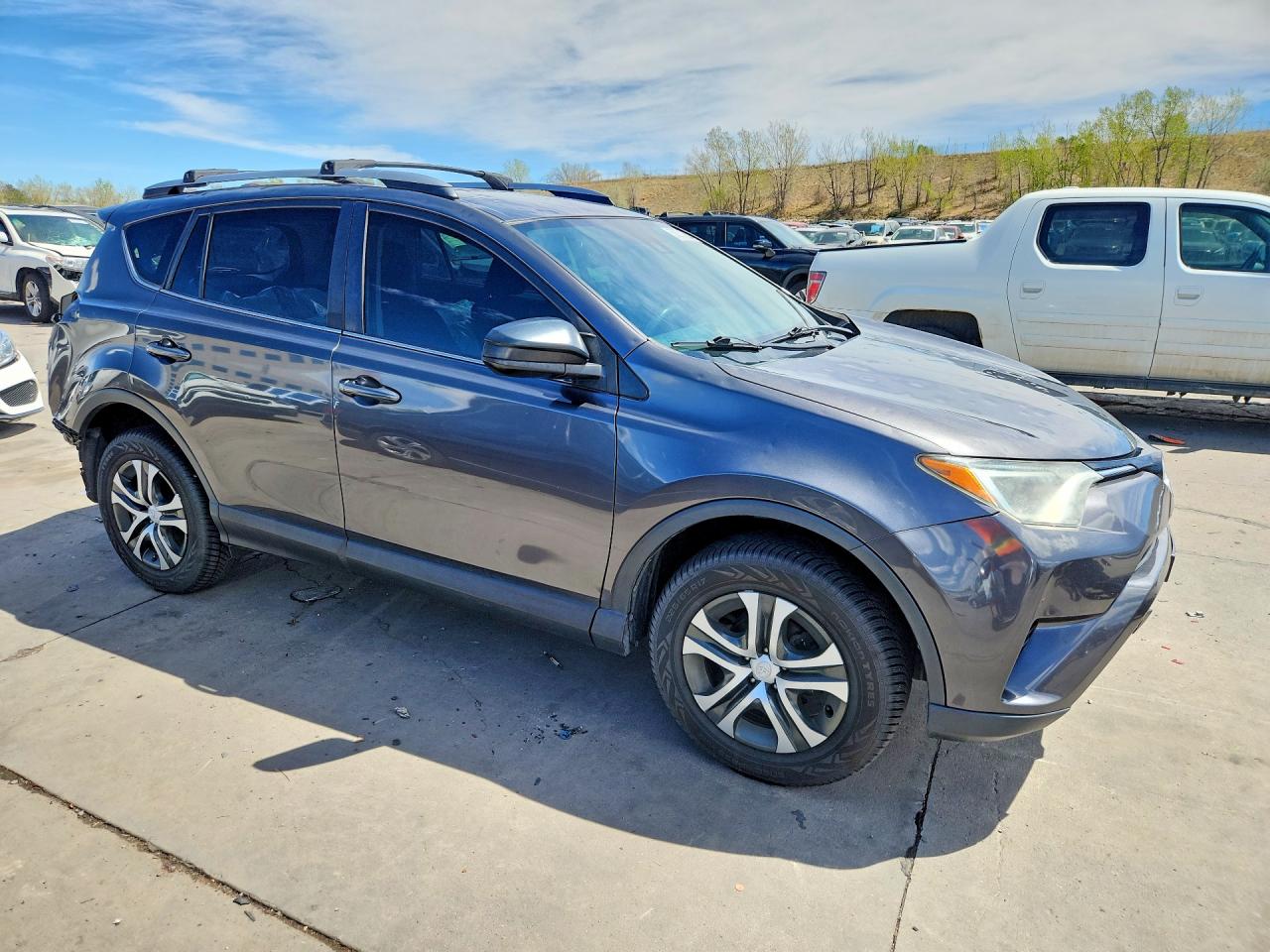 2017 TOYOTA RAV4 LE photo 7