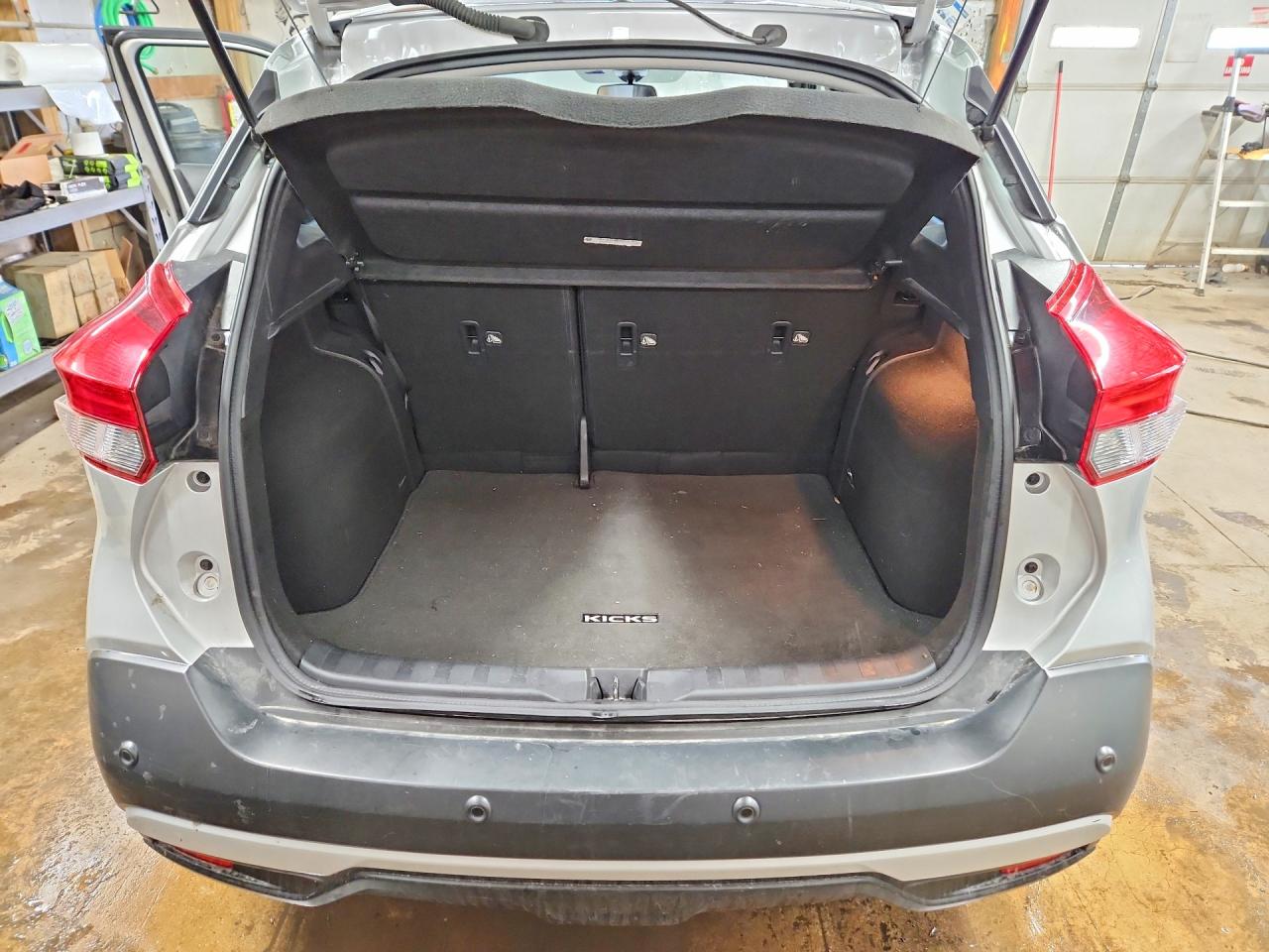 2020 NISSAN KICKS SR photo 6
