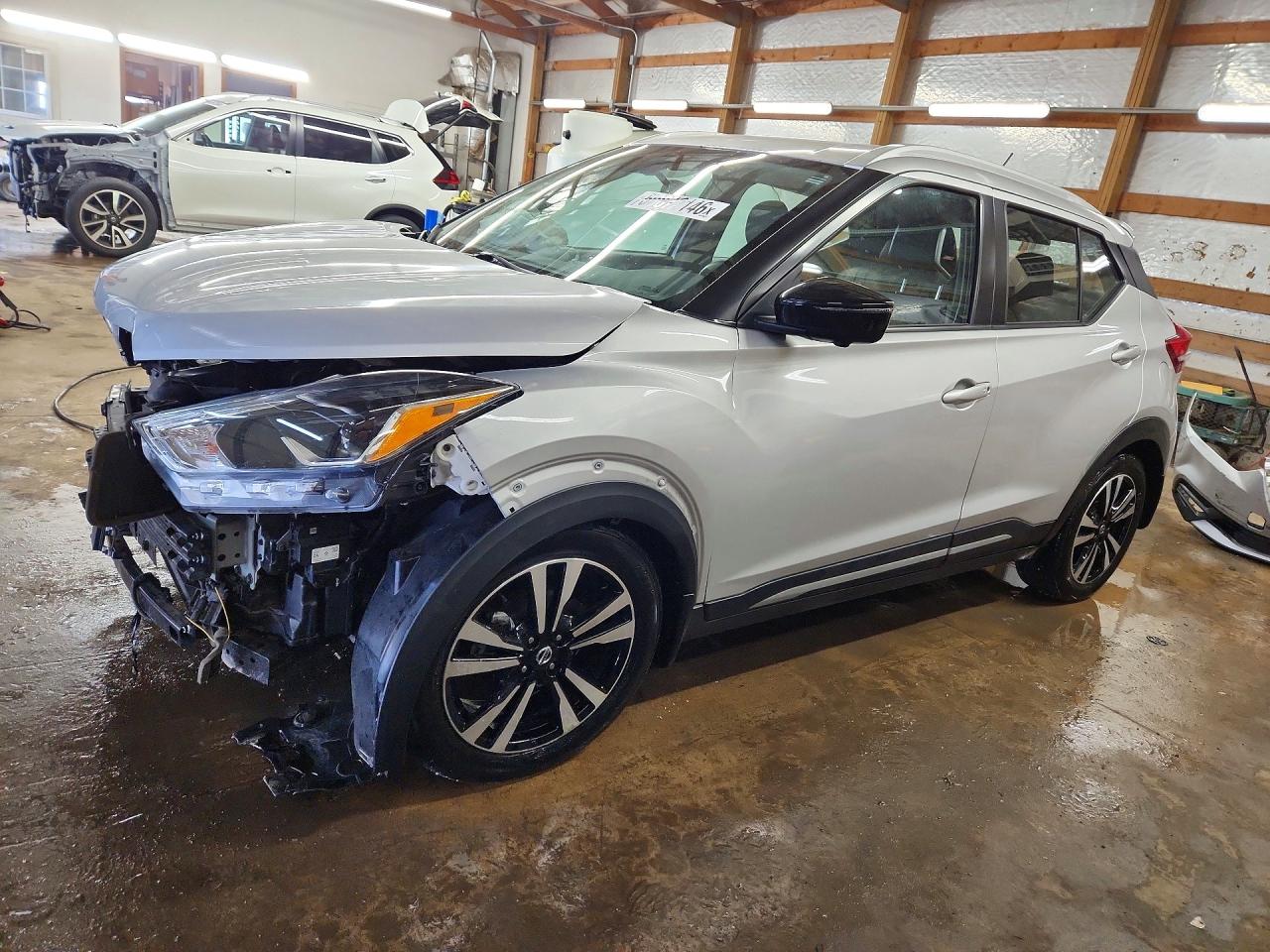 2020 NISSAN KICKS