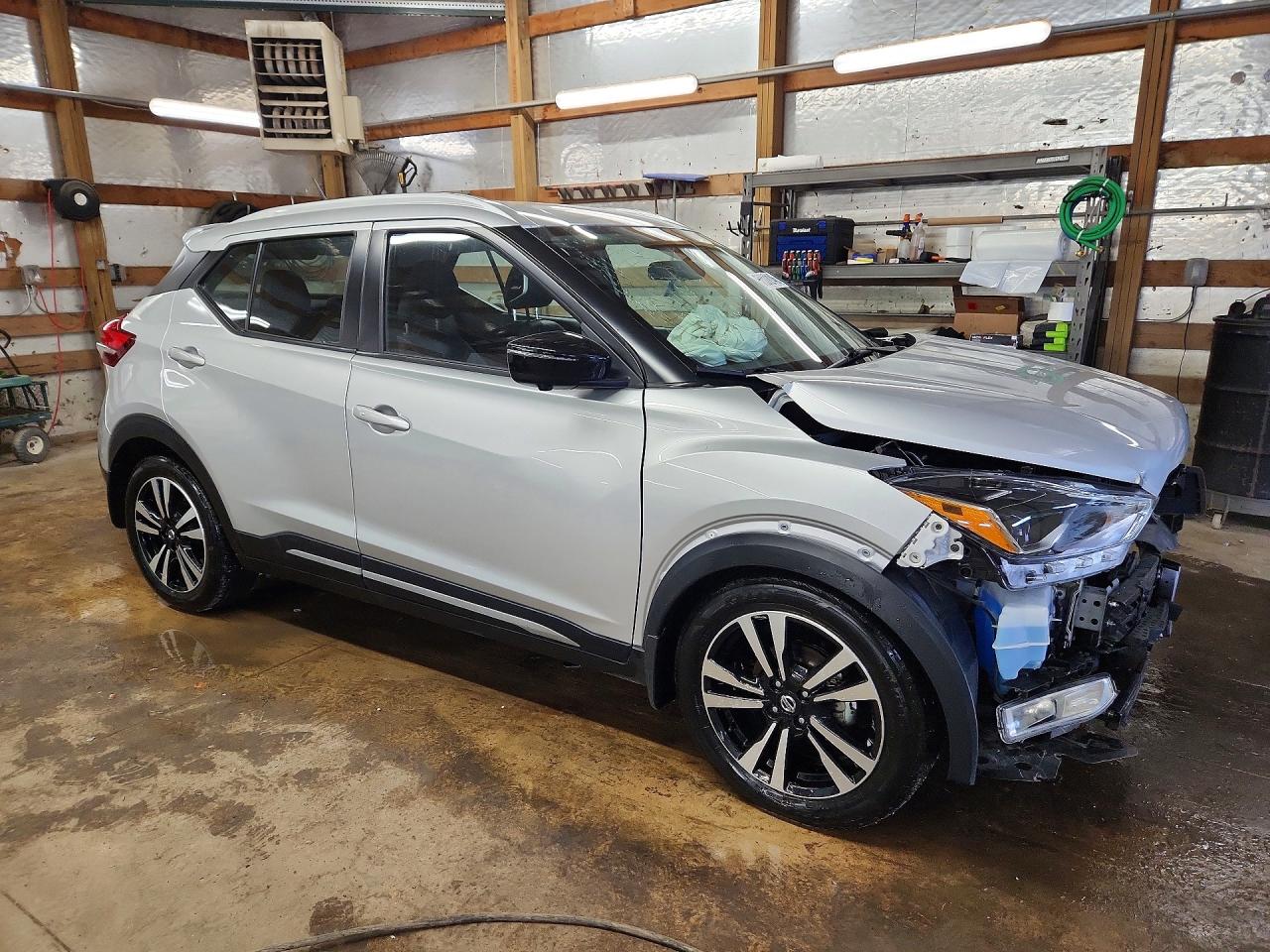 2020 NISSAN KICKS SR photo 4