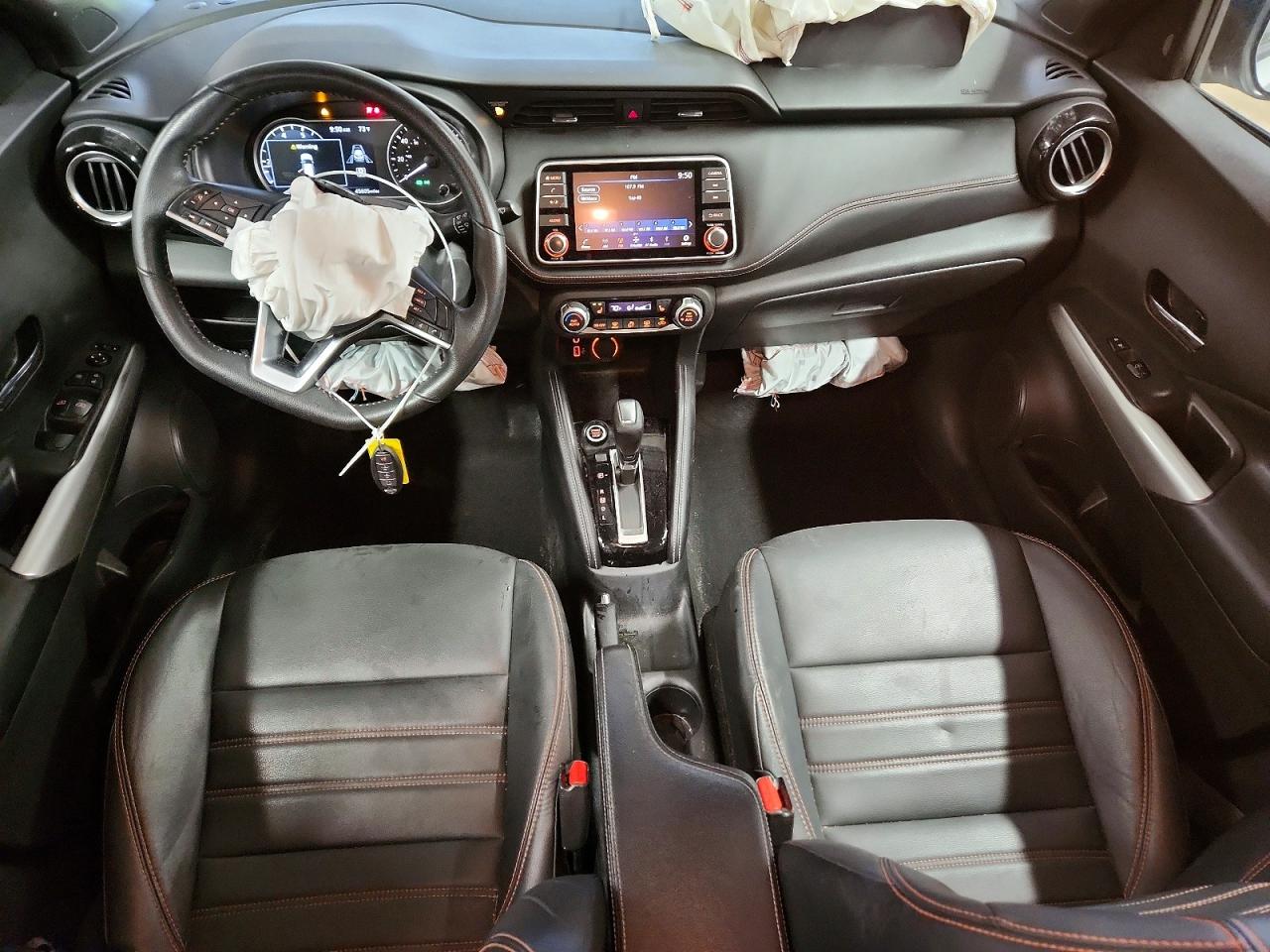 2020 NISSAN KICKS SR photo 8