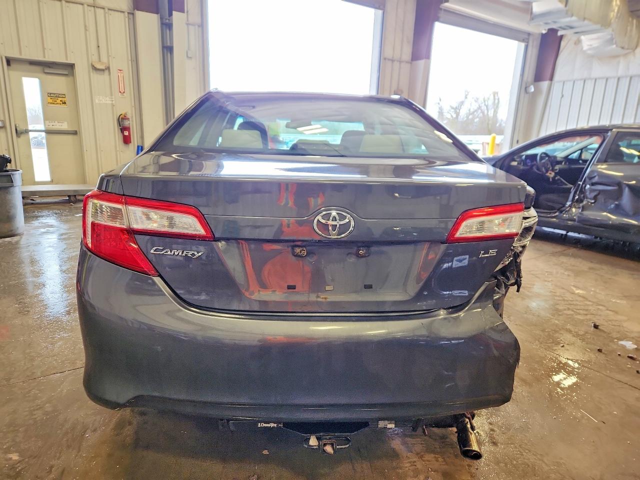 2012 TOYOTA CAMRY LE photo 11