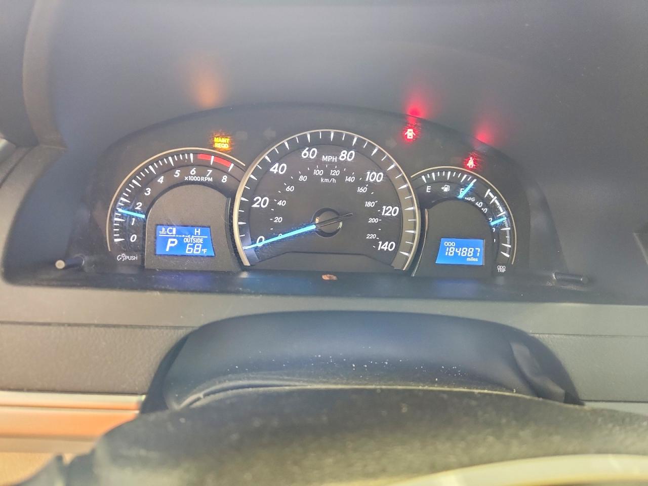 2012 TOYOTA CAMRY LE photo 17