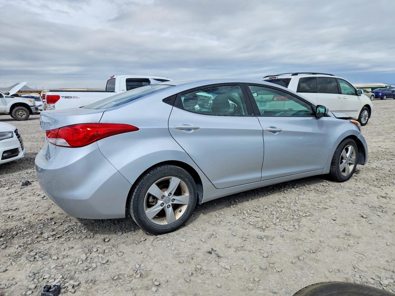 2013 HYUNDAI ELANTRA GLS photo 5