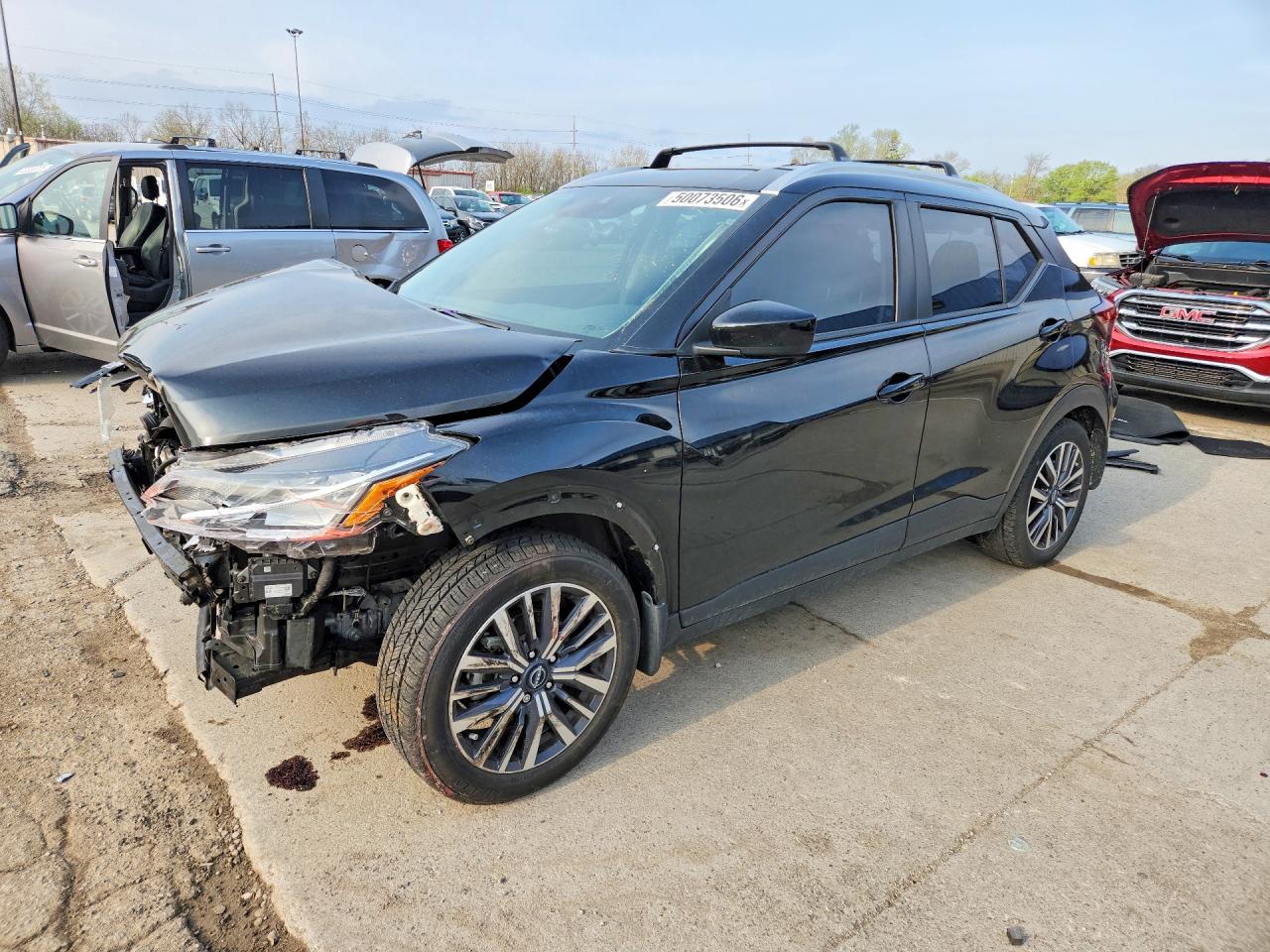 2022 NISSAN KICKS