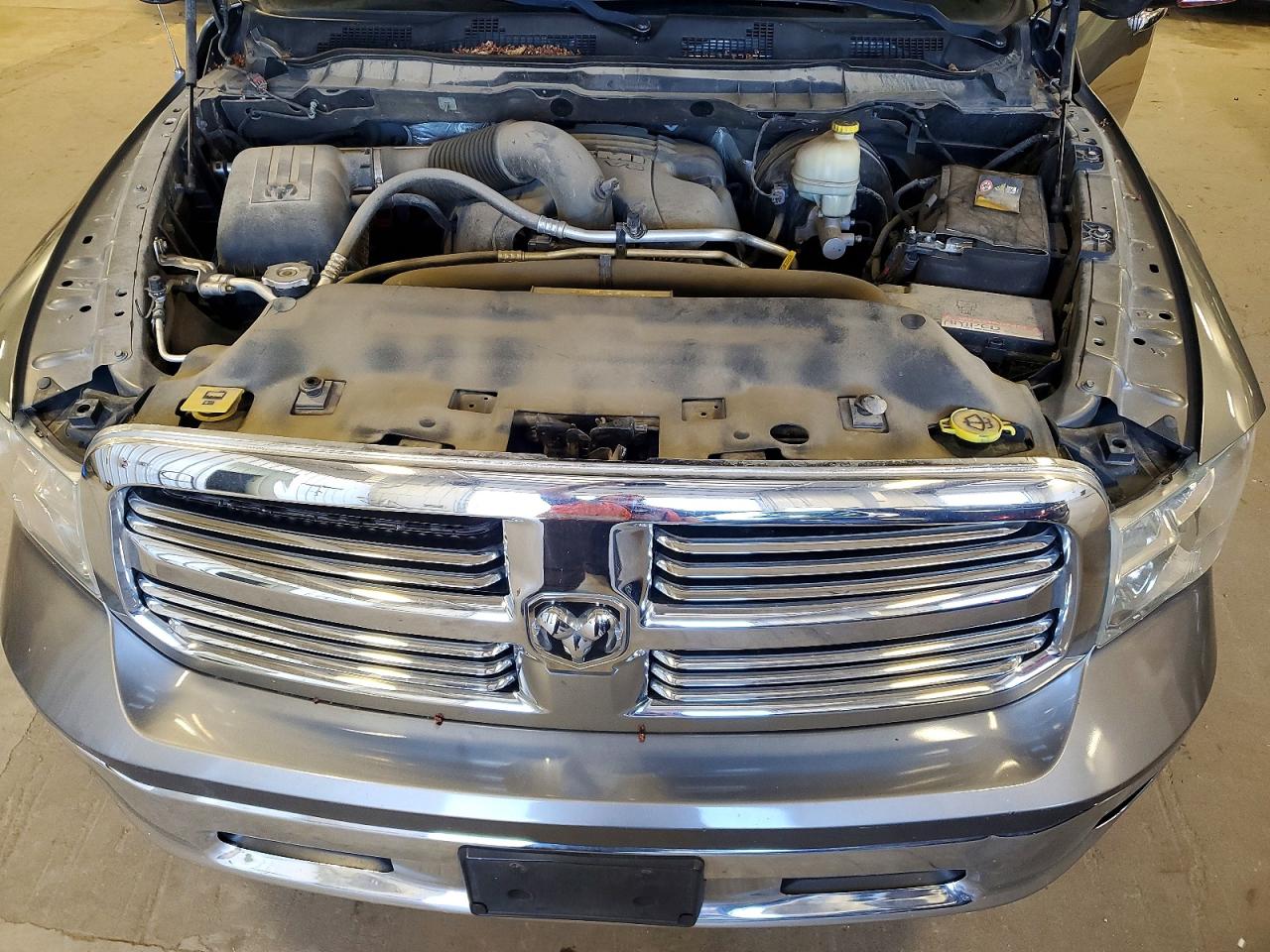 2013 RAM 1500 SLT photo 31