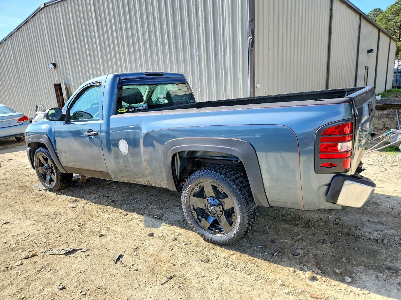 2010 CHEVROLET SILVERADO C1500 photo 4