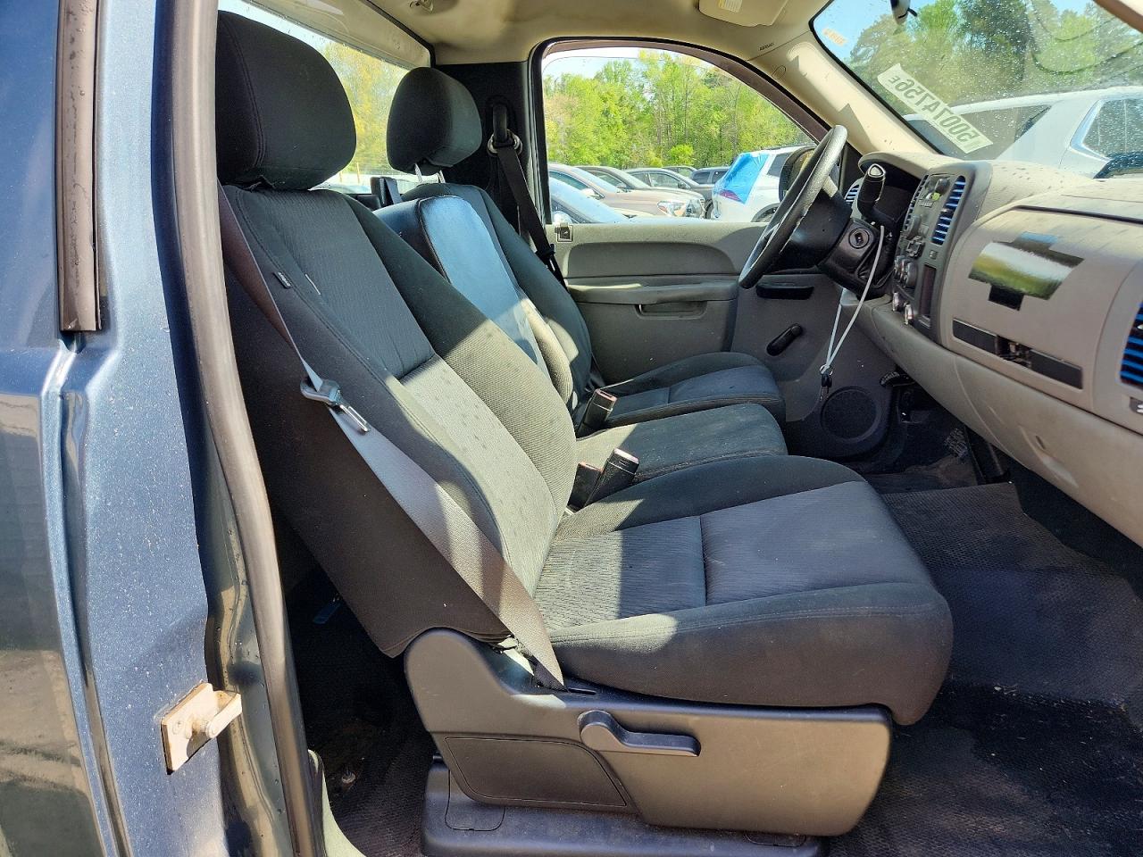 2010 CHEVROLET SILVERADO C1500 photo 28