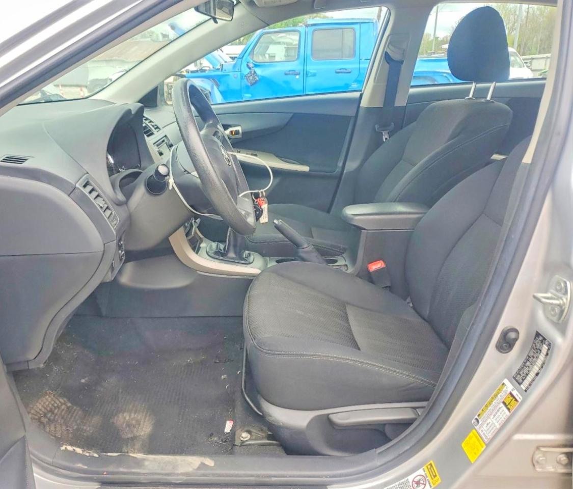 2012 TOYOTA COROLLA S photo 13