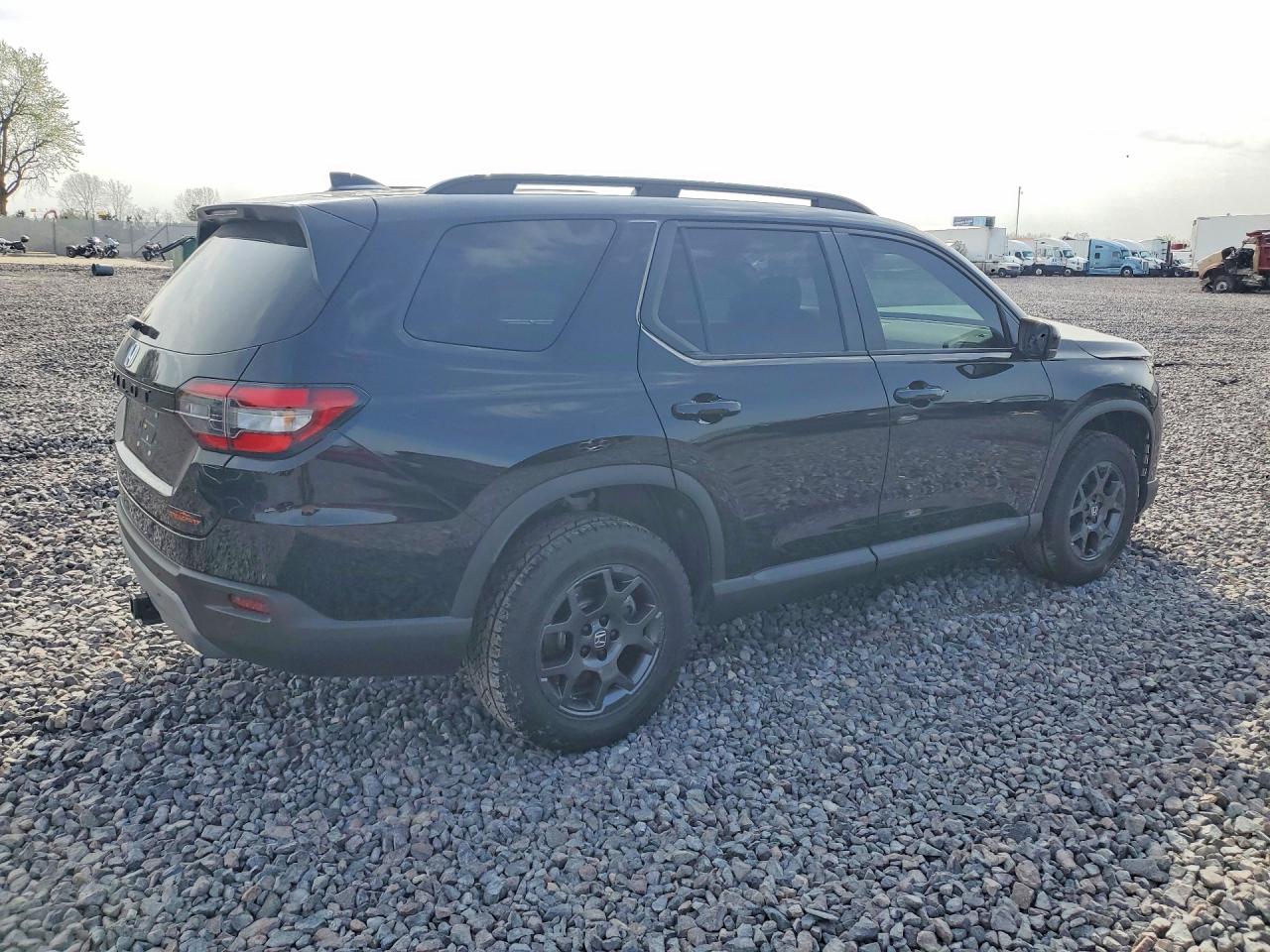 2025 HONDA PILOT TRAILSPORT photo 5