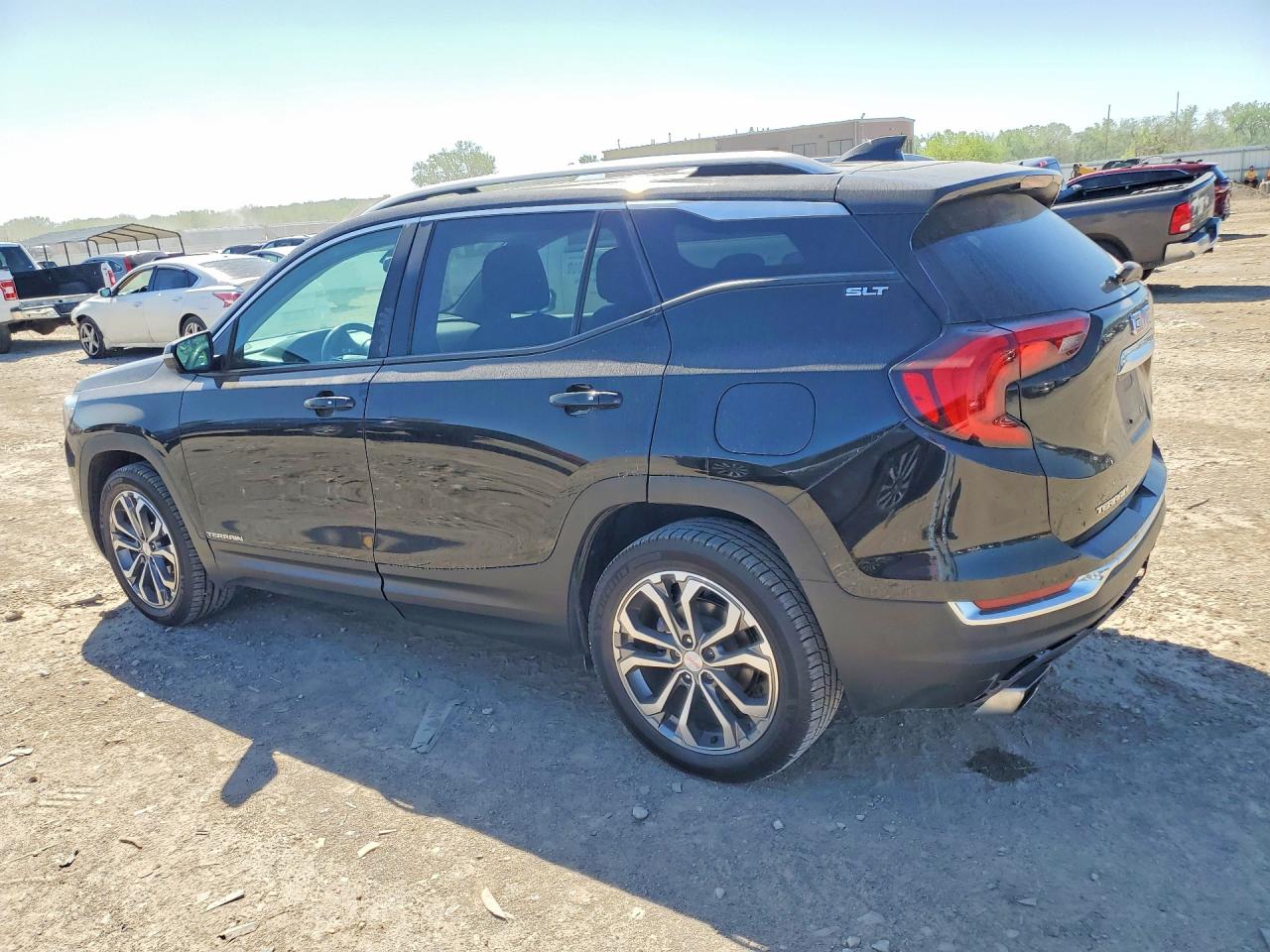 2018 GMC TERRAIN SLT photo 4