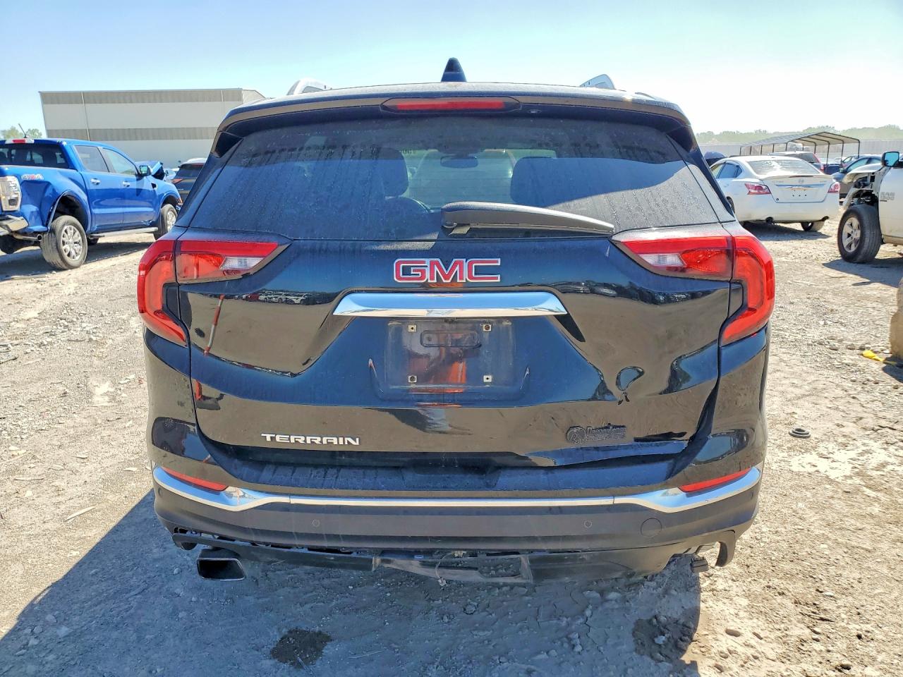 2018 GMC TERRAIN SLT photo 16