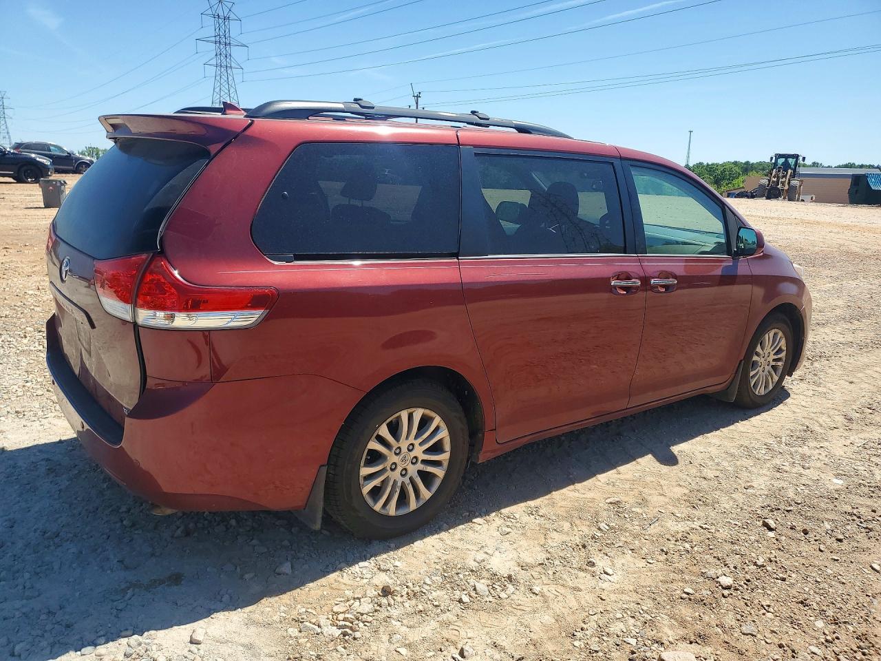 2013 TOYOTA SIENNA XLE 8-PASSENGER photo 5