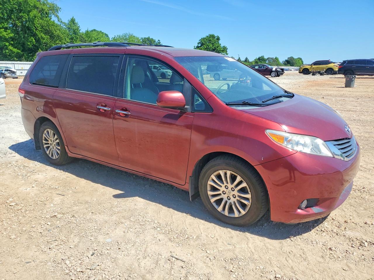 2013 TOYOTA SIENNA XLE 8-PASSENGER photo 7