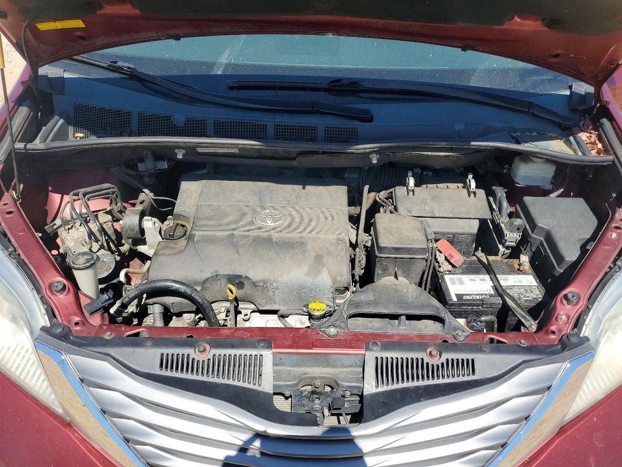 2013 TOYOTA SIENNA XLE 8-PASSENGER photo 23