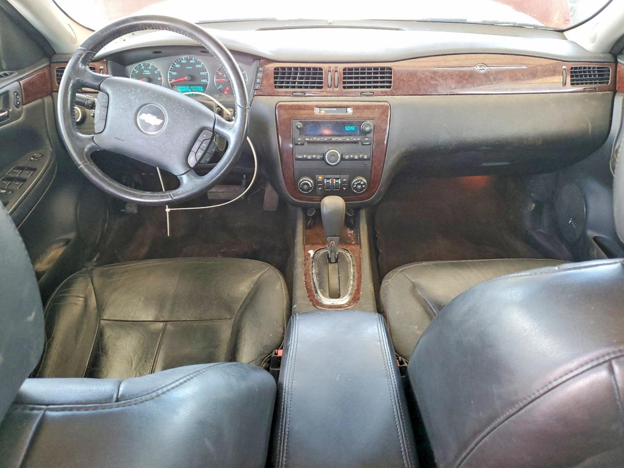 2011 CHEVROLET IMPALA LT (2FL) photo 15