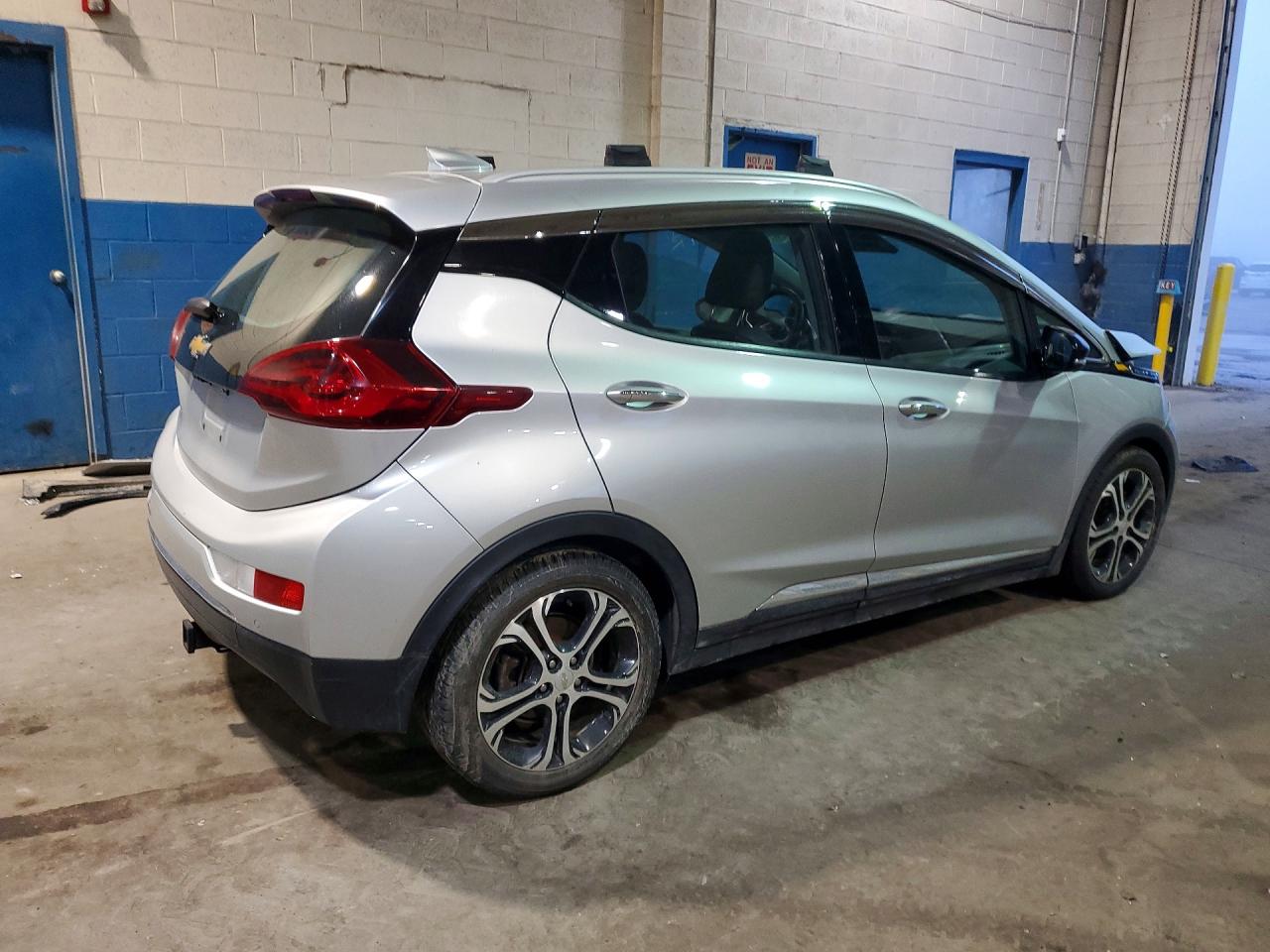 2017 CHEVROLET BOLT EV PREMIER photo 3