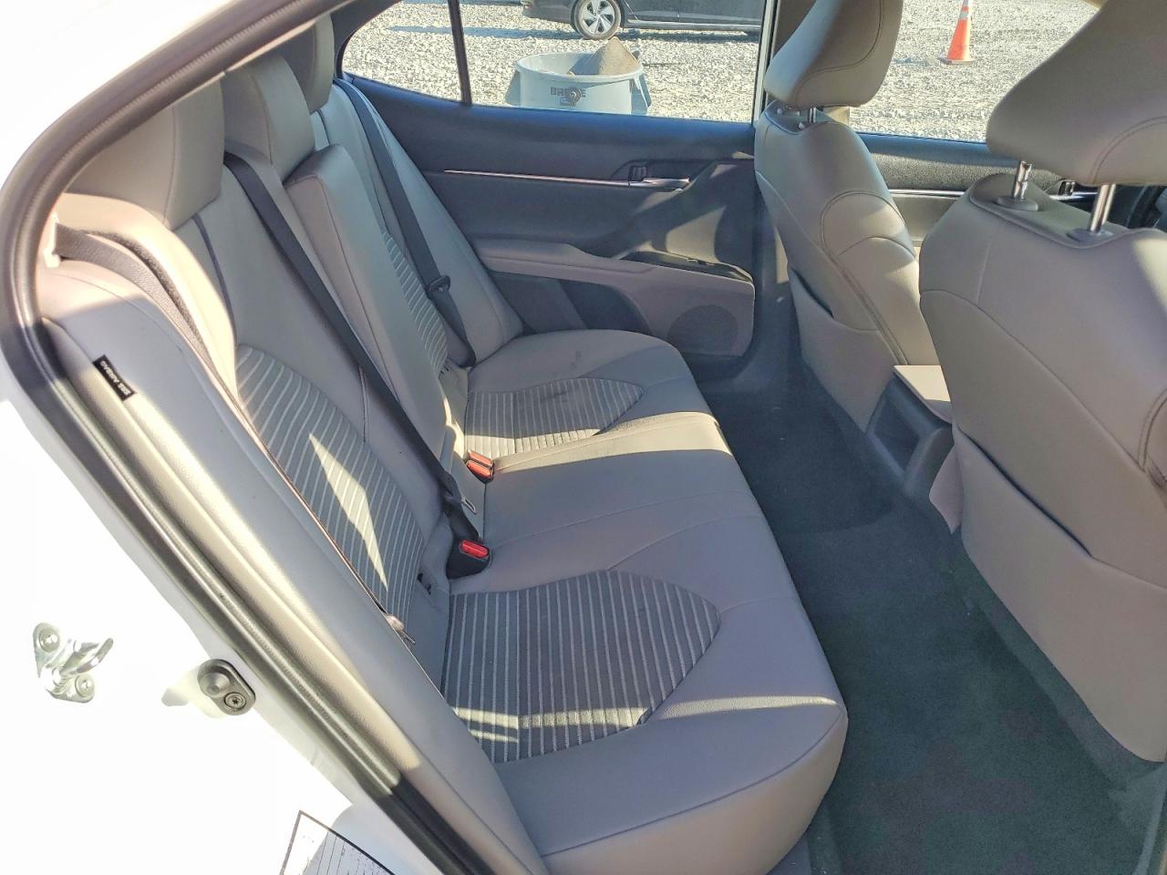 2021 TOYOTA CAMRY SE photo 19