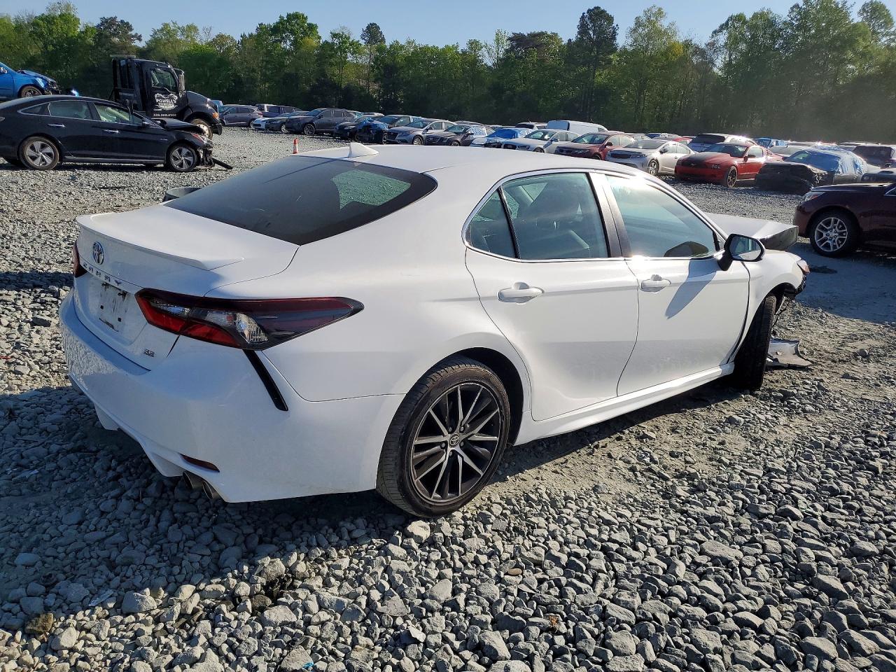 2021 TOYOTA CAMRY SE photo 5