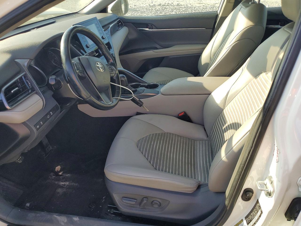 2021 TOYOTA CAMRY SE photo 13