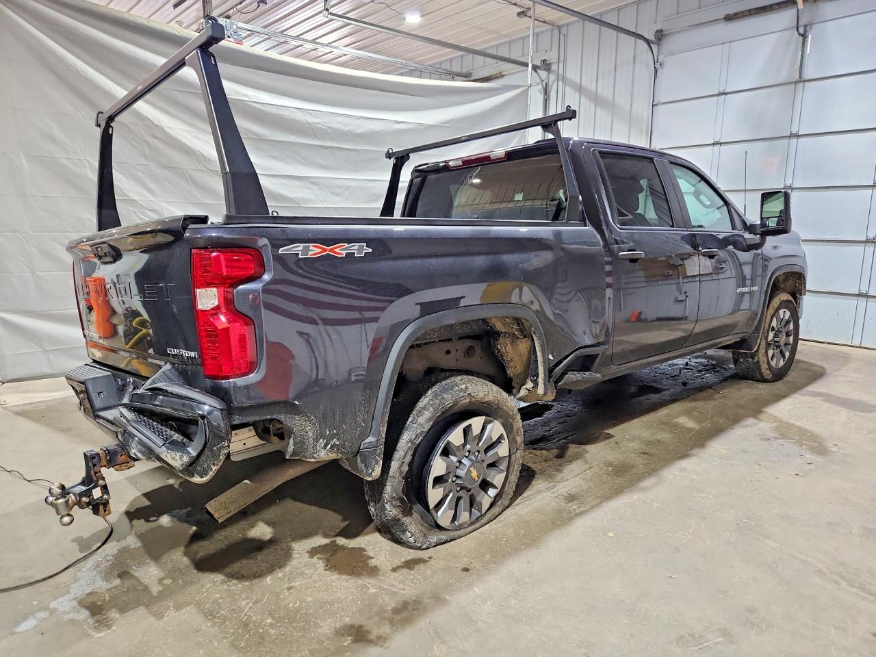 2024 CHEVROLET SILVERADO K2500 CUSTOM photo 3