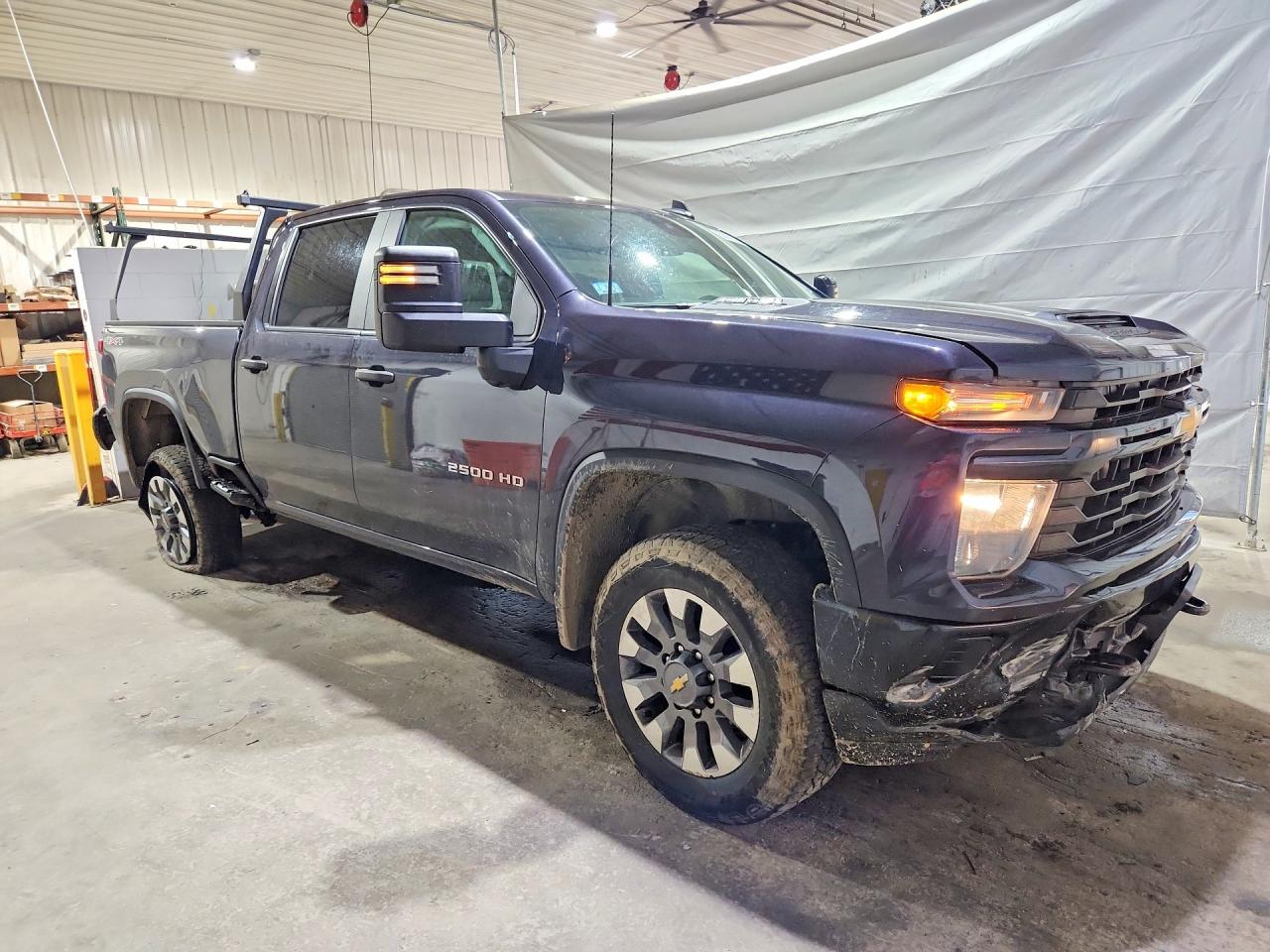2024 CHEVROLET SILVERADO K2500 CUSTOM photo 4