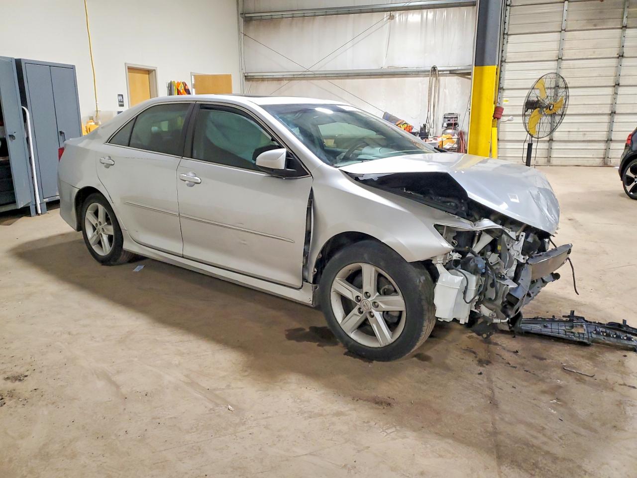 2012 TOYOTA CAMRY SE photo 7