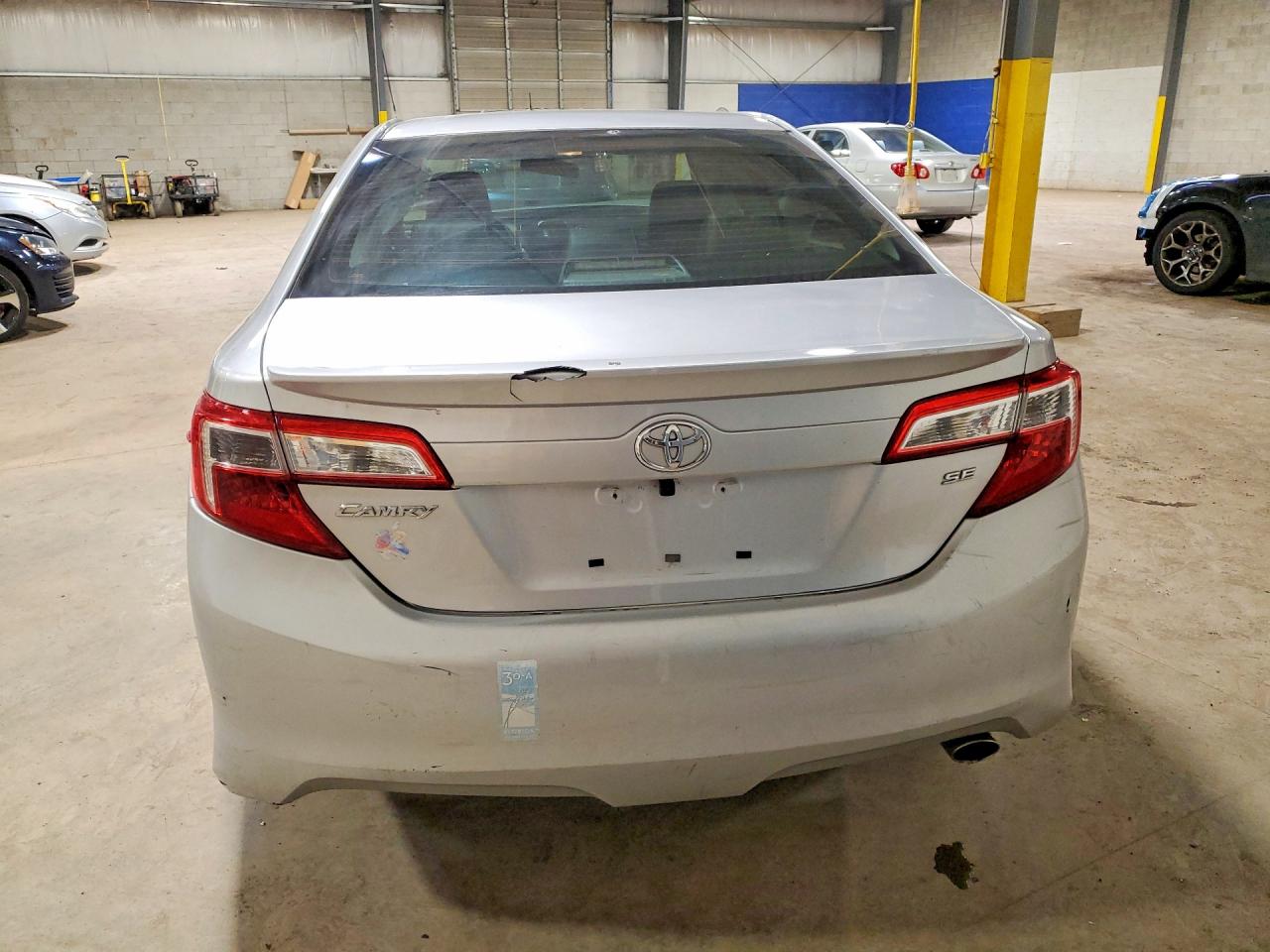 2012 TOYOTA CAMRY SE photo 11
